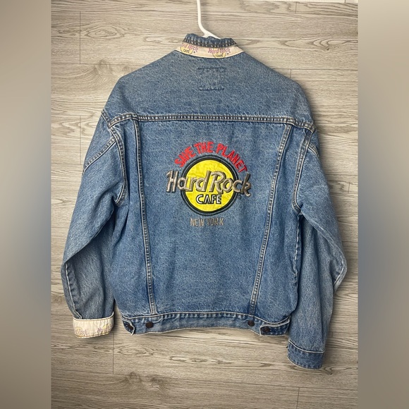 Vintage Hard Rock Cafe Save the Planet 90s Blue Denim Trucker Jean Jacket Size M - Picture 1 of 10